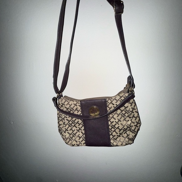 Tommy Hilfiger vintage Stylish Brown Patterned Handbag - Picture 3 of 4